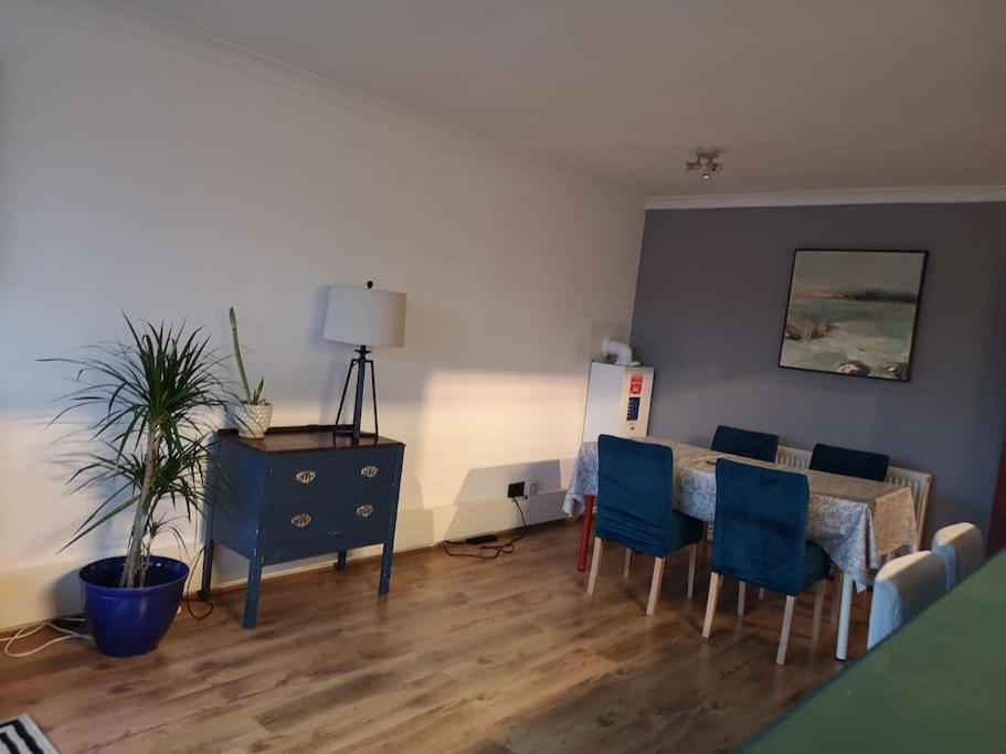 2 Bed Flat, Bounds Green, Piccadilly Line, London N11 Esterno foto