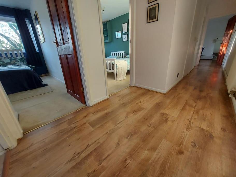 2 Bed Flat, Bounds Green, Piccadilly Line, London N11 Esterno foto